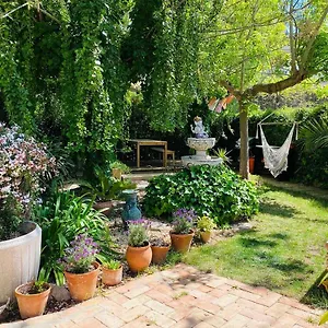 Charming In A Duplex With Garden & Balcony Apartamento